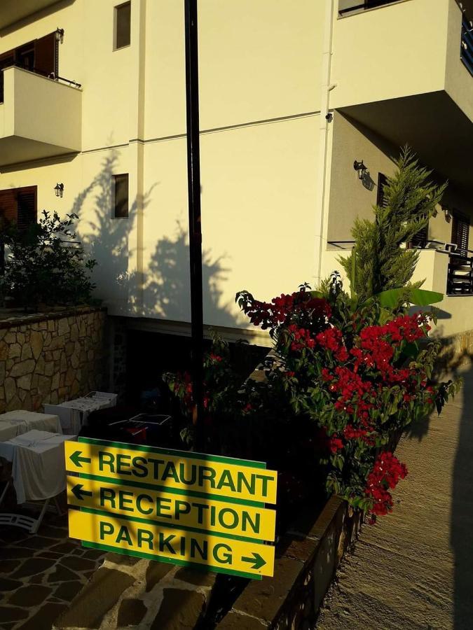 Hotel Natali Dhermi Luaran gambar