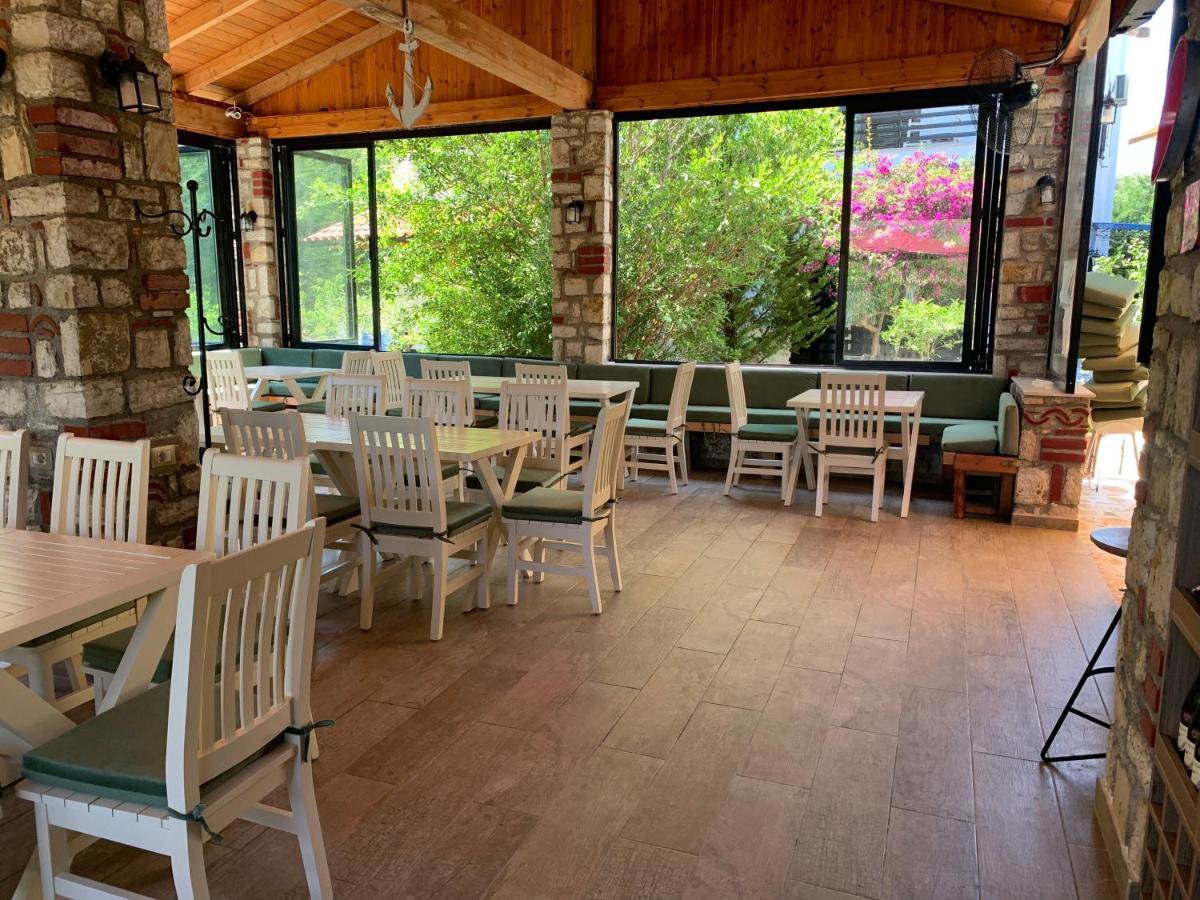 Hotel Natali Dhermi Luaran gambar