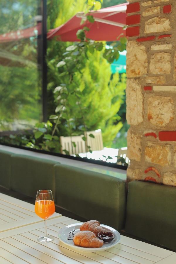 Hotel Natali Dhermi Luaran gambar